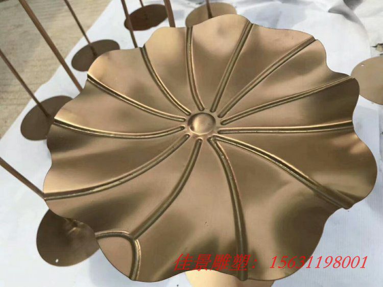 不銹鋼金屬雕塑定制商場大廳水景荷葉荷花雕塑jpg (4) 不銹鋼金屬雕塑定制商場大廳水景荷葉荷花雕塑jpg (4)
