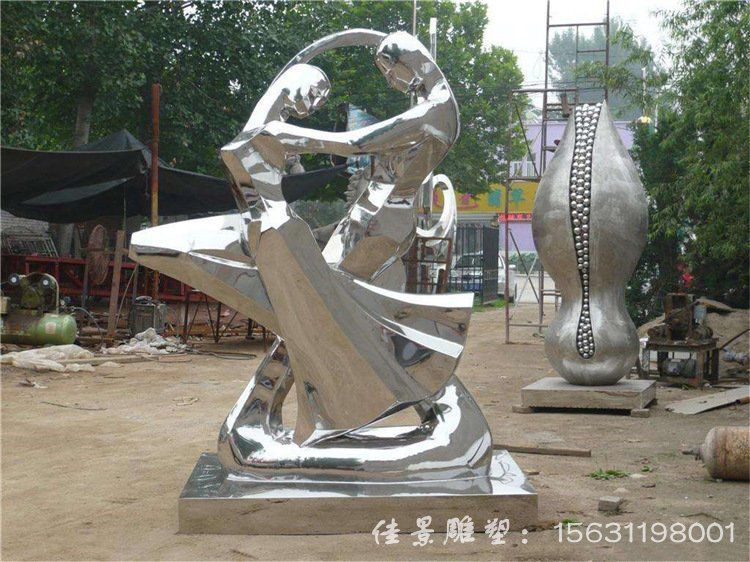 形態(tài)逼真是人物雕塑的主要特點(diǎn)