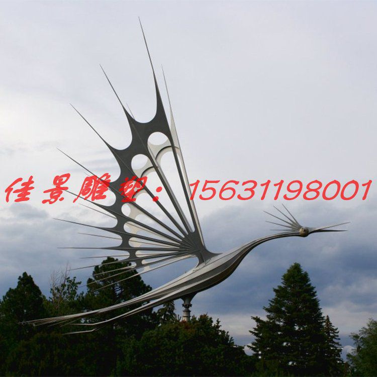 不銹鋼雕塑是比較多見的城市雕塑