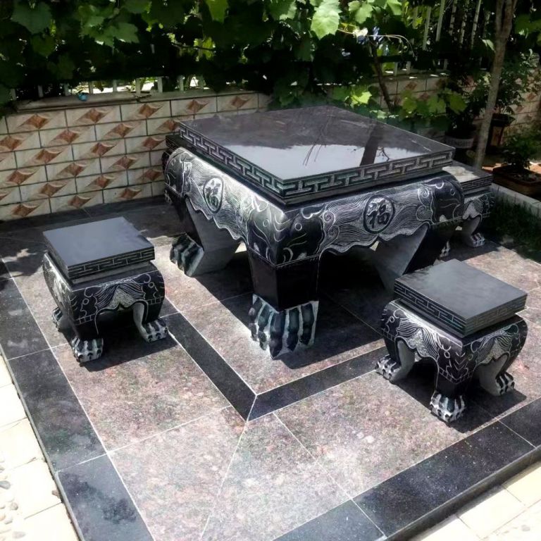 公園石桌石凳是公園中常見的景觀設(shè)施