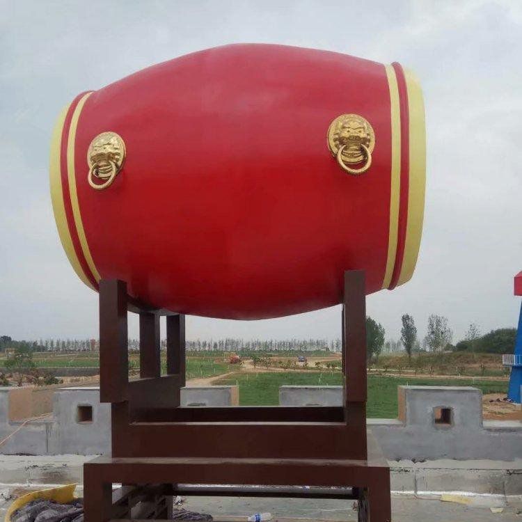 不銹鋼鼓雕塑傳遞著精神與力量