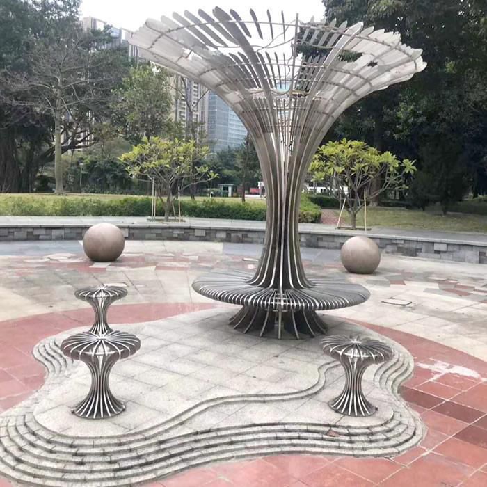 不銹鋼雕塑是一個(gè)空間或者一個(gè)地區(qū)的標(biāo)志