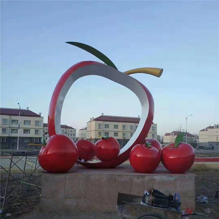 每件雕塑作品在不銹鋼雕塑廠的照明是不同的