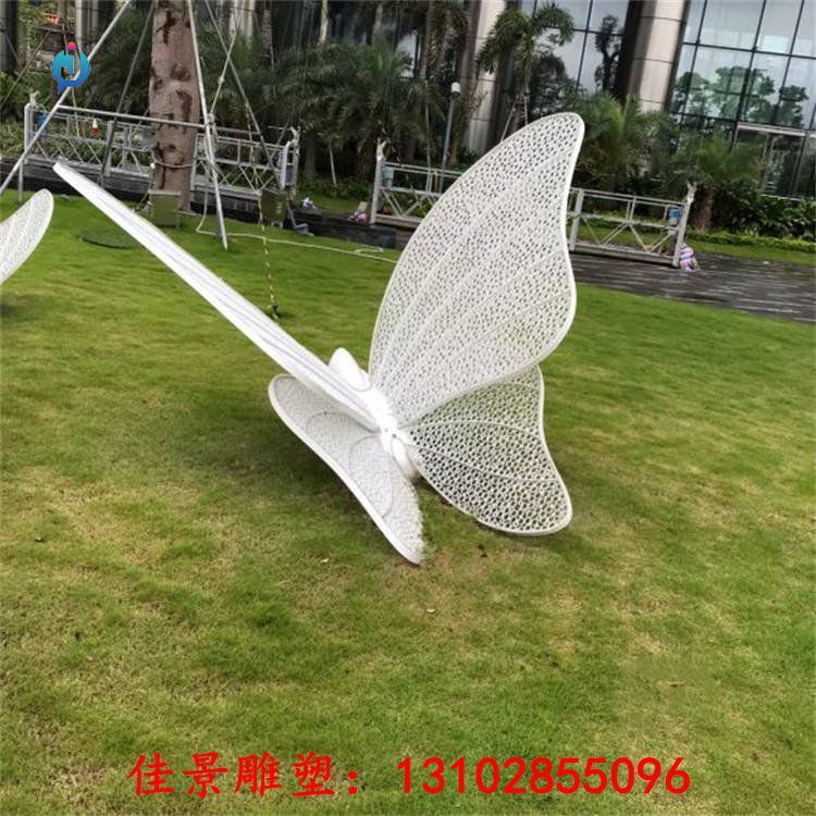 不銹鋼創(chuàng)意雕塑與周圍環(huán)境如何和諧共生
