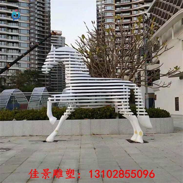 如何在創(chuàng)作中體現(xiàn)不銹鋼創(chuàng)意雕塑的空間感