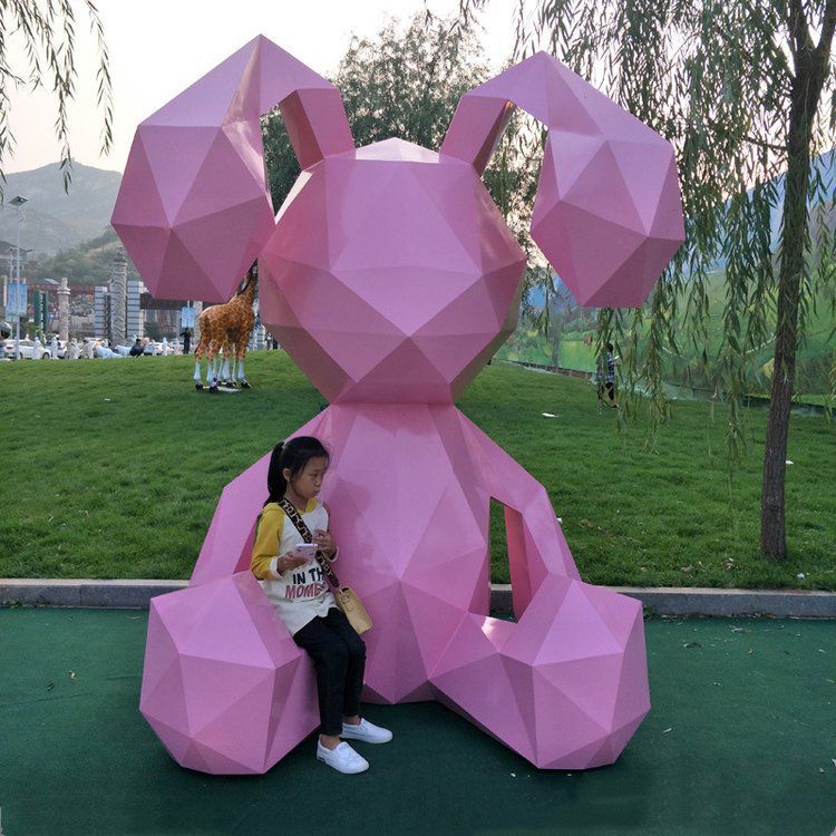 如何對兔子雕塑進(jìn)行保養(yǎng)和維護(hù)