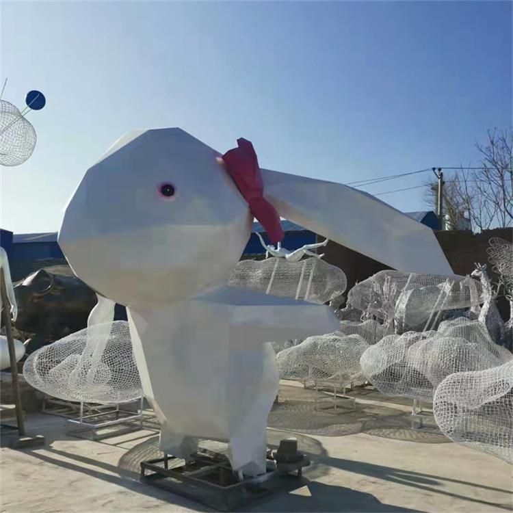 不銹鋼景觀雕塑的設計原則主要包括以下幾個方面