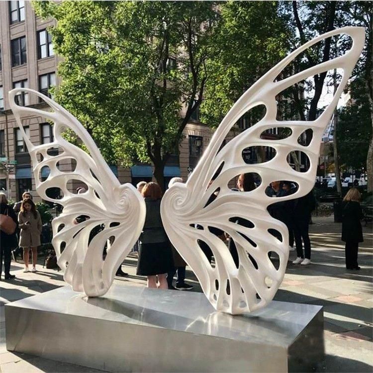 不銹鋼景觀雕塑在城市景觀中的作用是什么