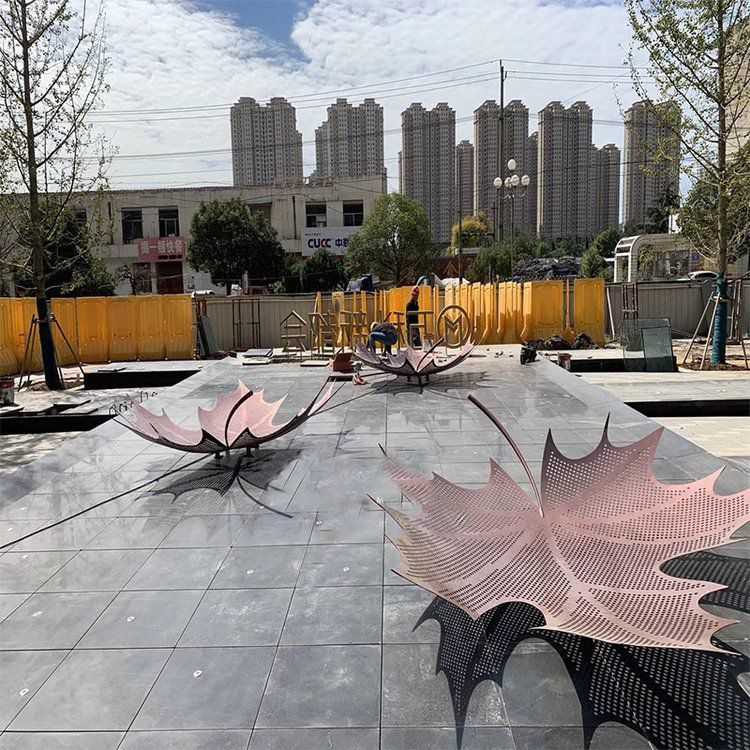 不銹鋼楓葉雕塑的寓意對(duì)城市景觀有何影響