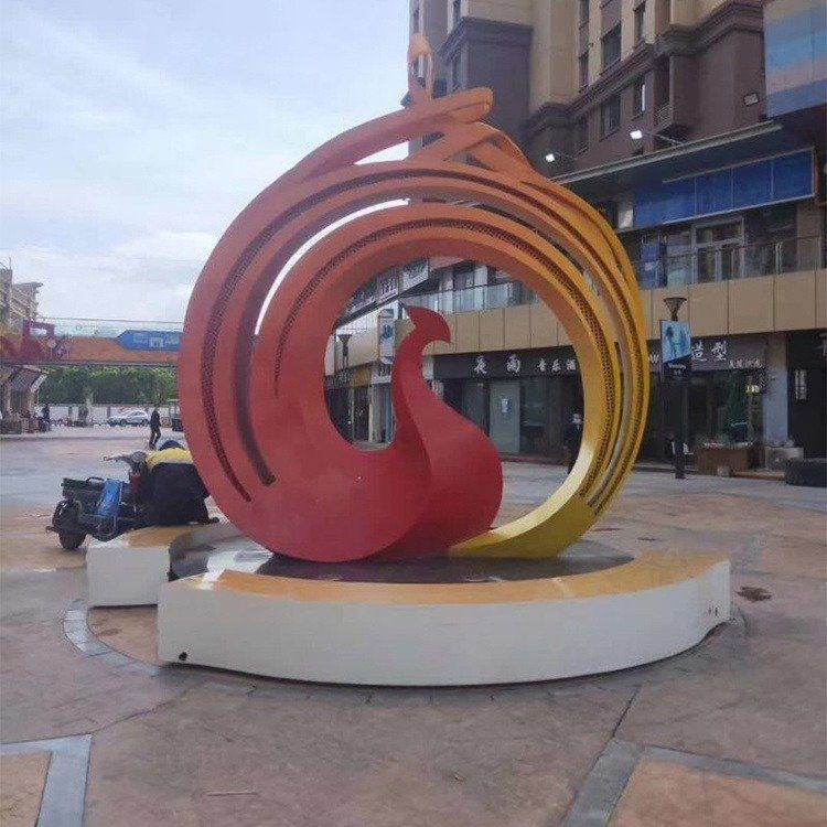 鳳凰雕塑在現(xiàn)代城市廣場(chǎng)中的寓意有哪些變化