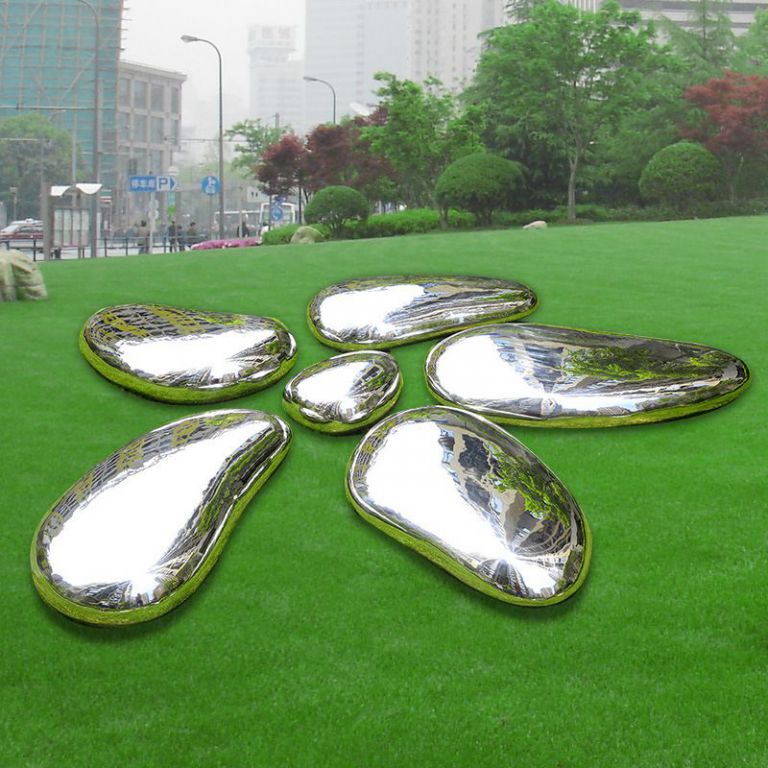 鏡面鵝卵石雕塑在藝術展覽中有哪些用途