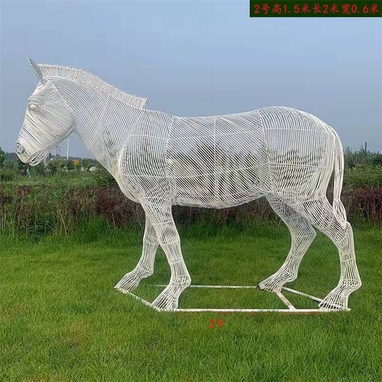 利用模具制作馬雕塑可顯著提高效率