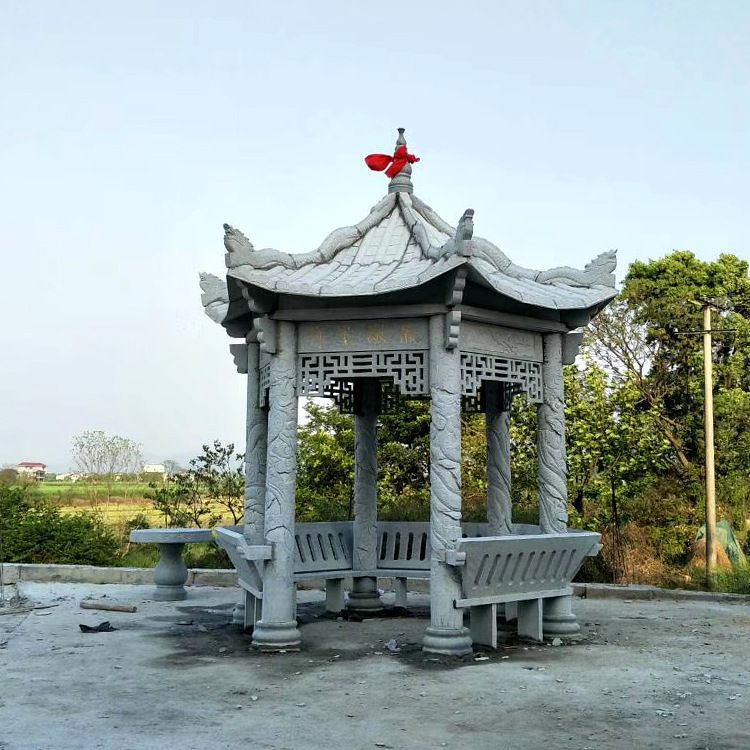 在選擇石材制作涼亭雕塑時(shí)，如何考慮石材與周邊環(huán)境的協(xié)調(diào)性