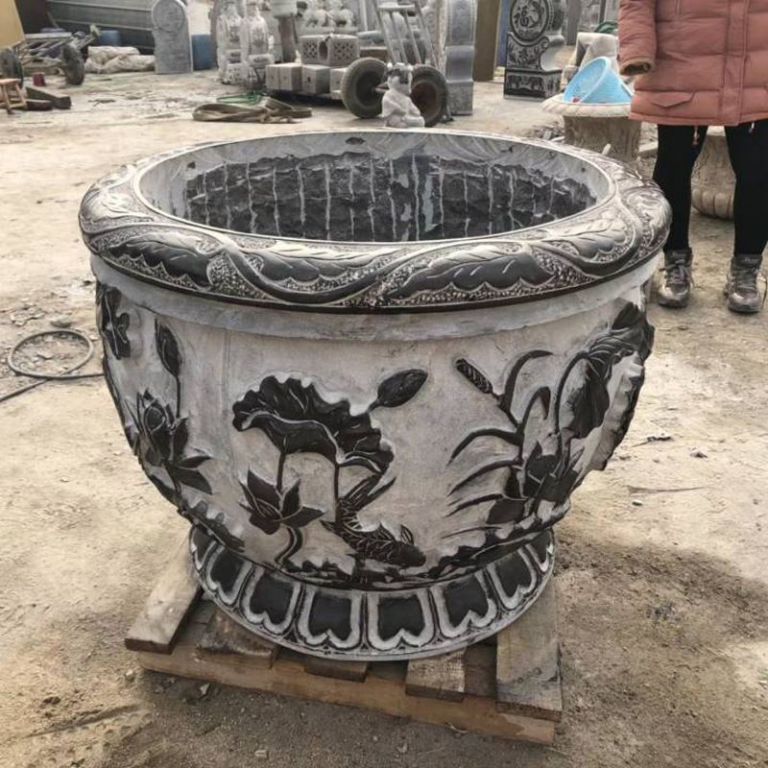 鍛造過程中如何保證荷花造型的精準(zhǔn)度