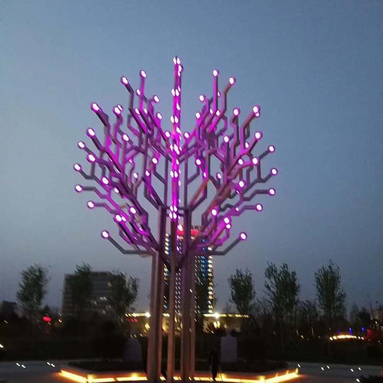 在景觀樹雕塑的建造過程中，如何保障施工安全