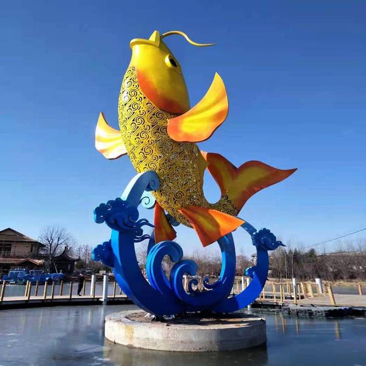 不銹鋼鯉魚雕塑在制作過程中如何控制成本