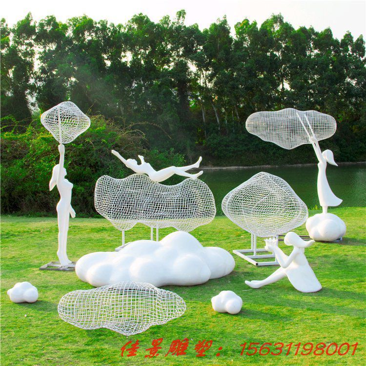 不銹鋼戶外云朵人物雕塑