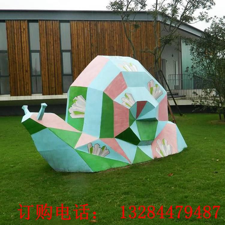 不銹鋼切面幾何蝸牛造型雕塑