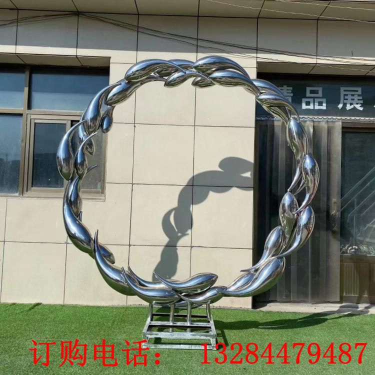 不銹鋼鏡面魚群圓環(huán)雕塑