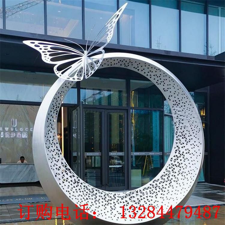 不銹鋼鏤空?qǐng)A環(huán)雕塑