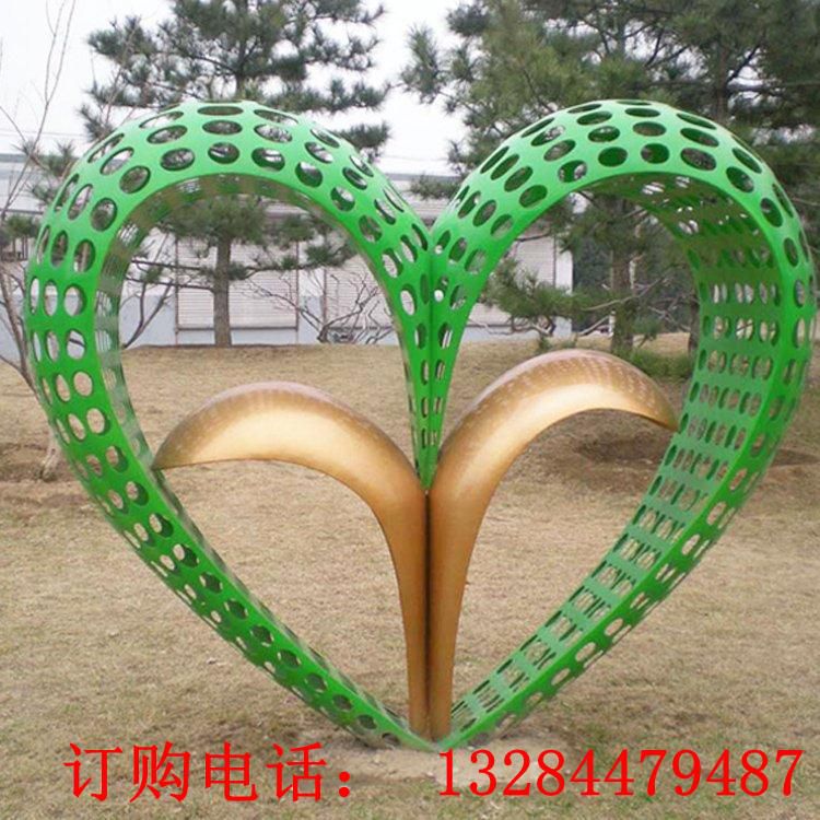 不銹鋼愛心樹苗雕塑