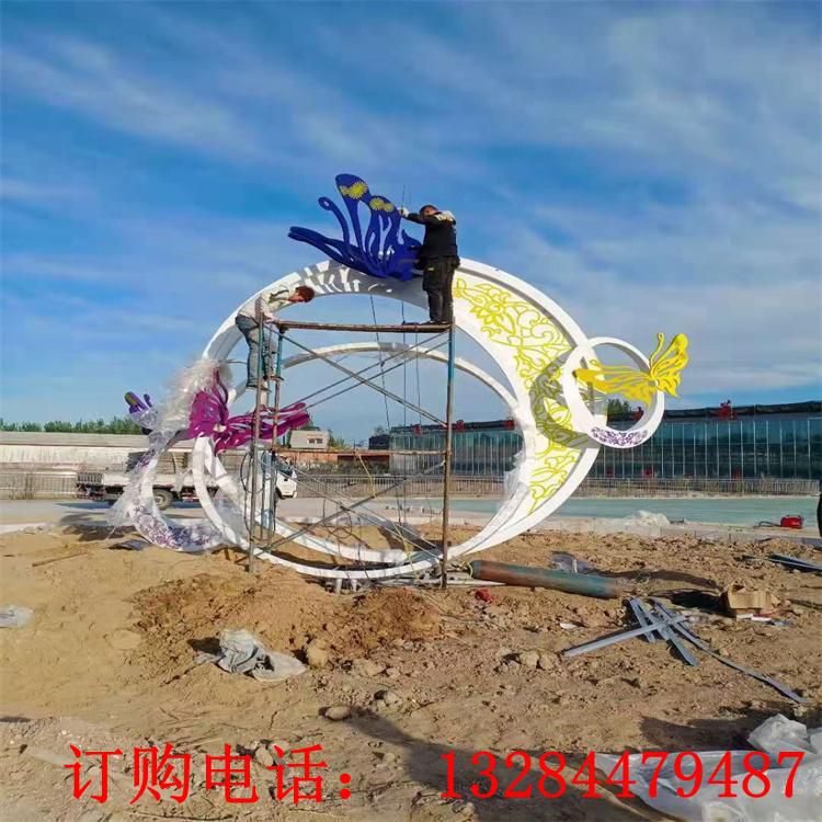 不銹鋼蝴蝶圓環(huán)雕塑