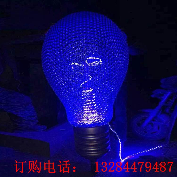 不銹鋼發(fā)光燈泡雕塑