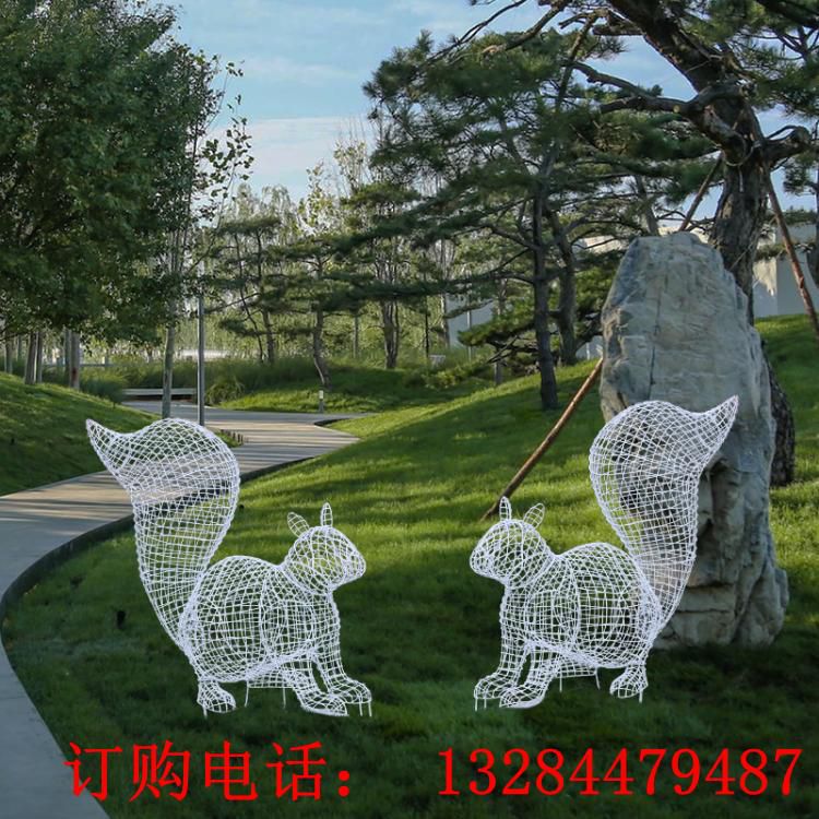 不銹鋼鏤空編織小松鼠雕塑
