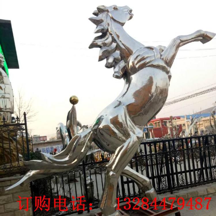 不銹鋼鏡面奔跑馬雕塑