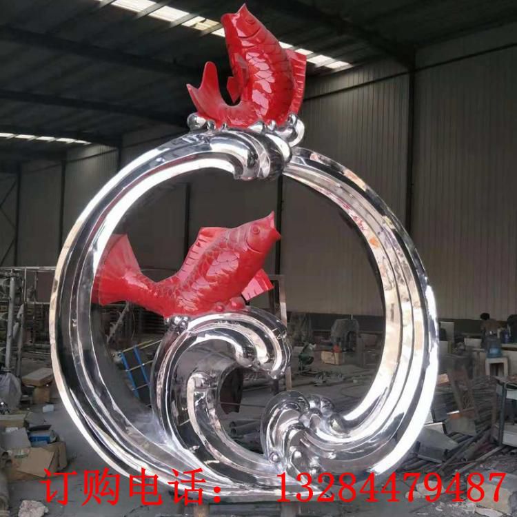 不銹鋼鯉魚圓環(huán)雕塑
