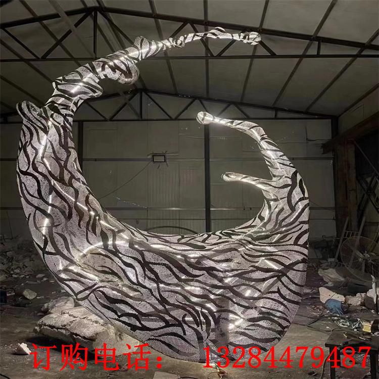 不銹鋼圓環(huán)海浪雕塑