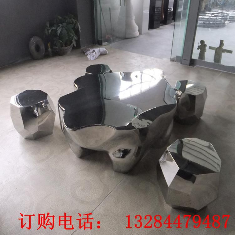 不銹鋼鏡面桌凳雕塑