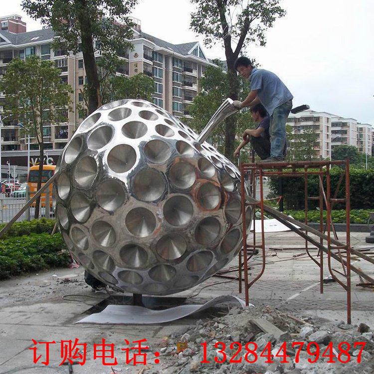 不銹鋼鏡面草莓雕塑