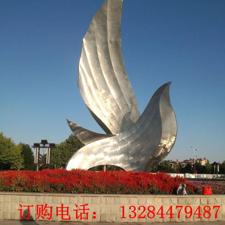 大型不銹鋼鴿子雕塑