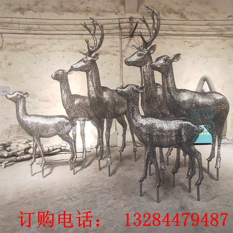 不銹鋼鏡面鏤空鹿雕塑