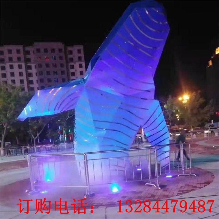 不銹鋼發(fā)光鯨魚雕塑