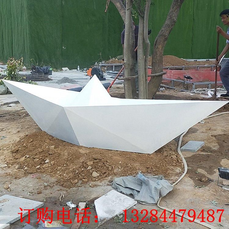 不銹鋼折紙船雕塑