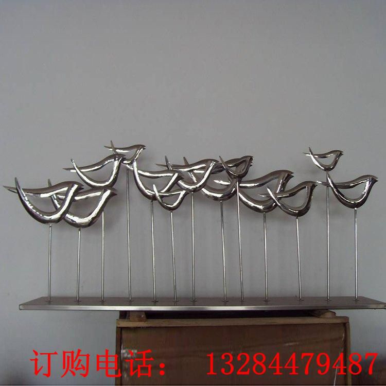 不銹鋼鏤空鏡面鴿子雕塑