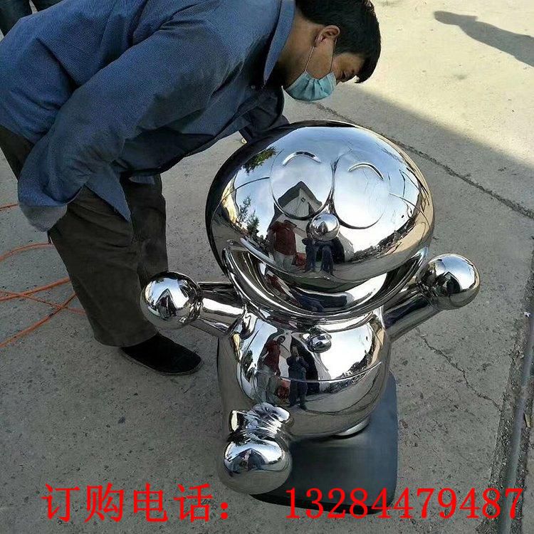 不銹鋼鏡面哆啦A夢(mèng)雕塑