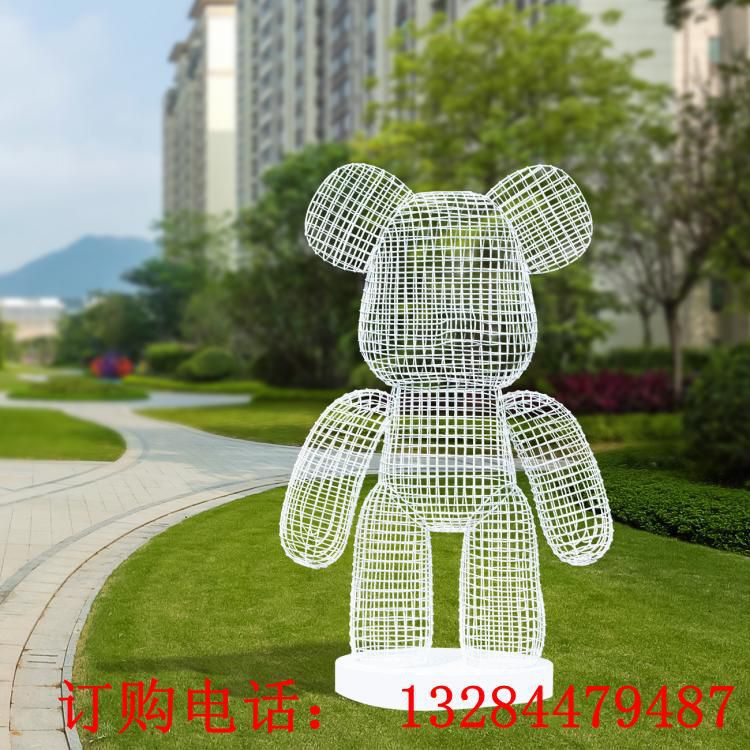 不銹鋼鏤空暴力熊雕塑