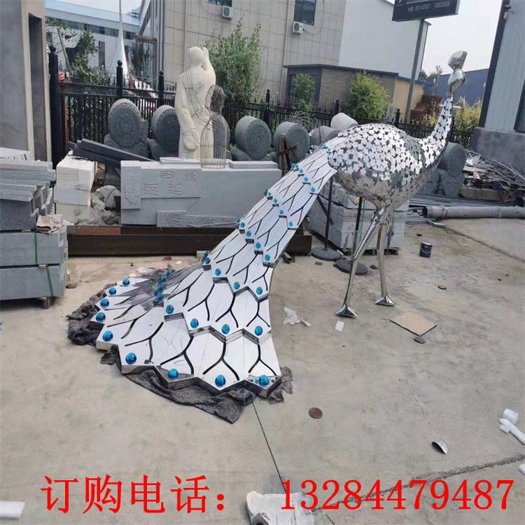 不銹鋼孔雀雕塑