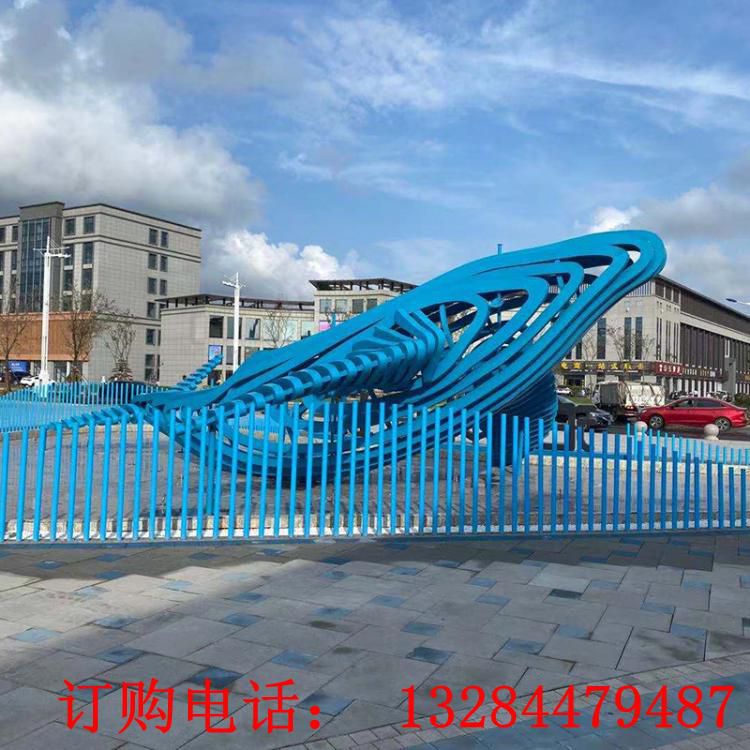 大型不銹鋼切片鯨魚(yú)雕塑