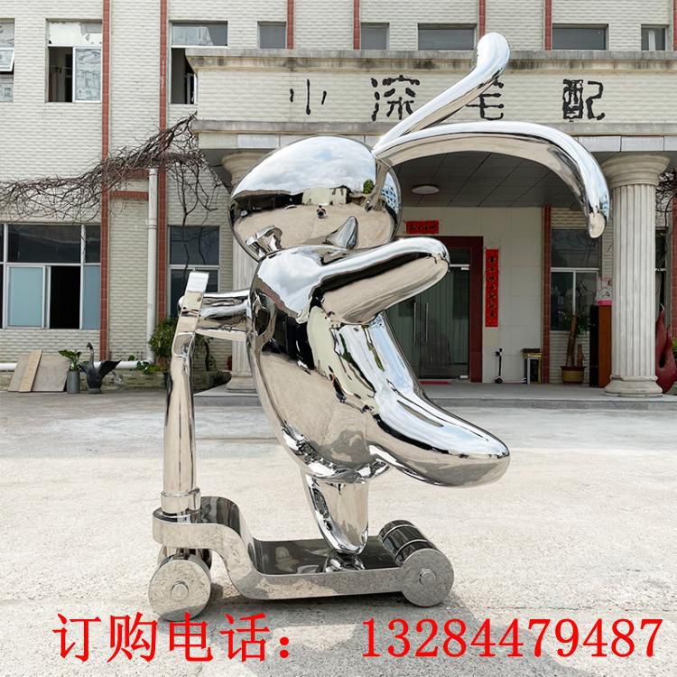 不銹鋼鏡面兔子雕塑