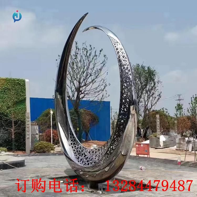 不銹鋼月亮圓環(huán)售樓部雕塑