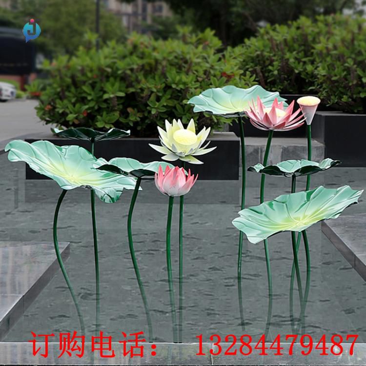 不銹鋼彩繪荷花雕塑