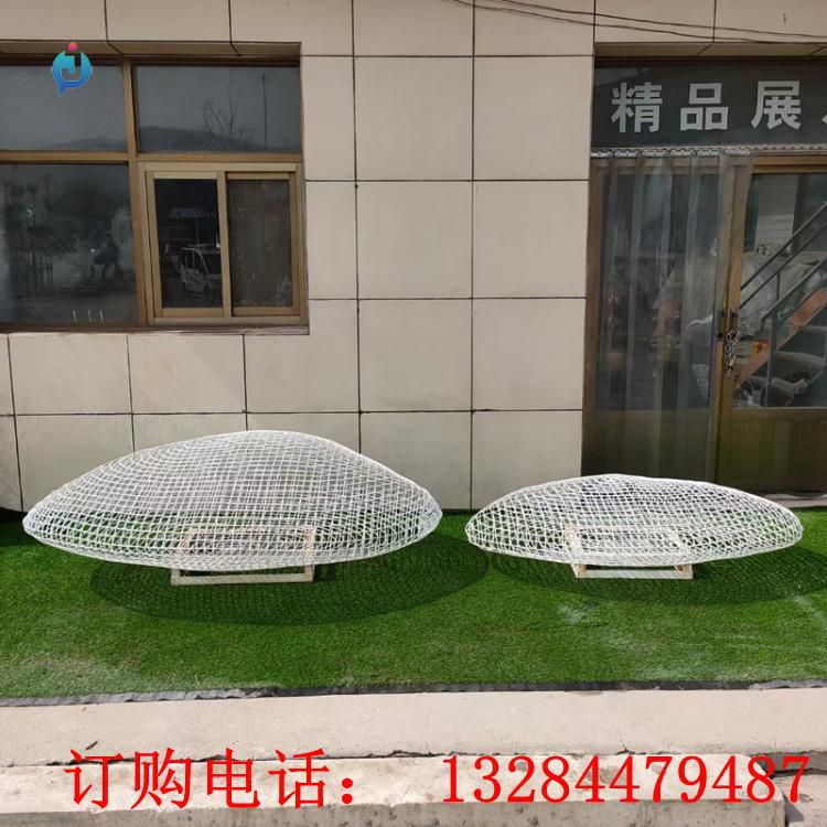 不銹鋼鏤空鵝卵石雕塑