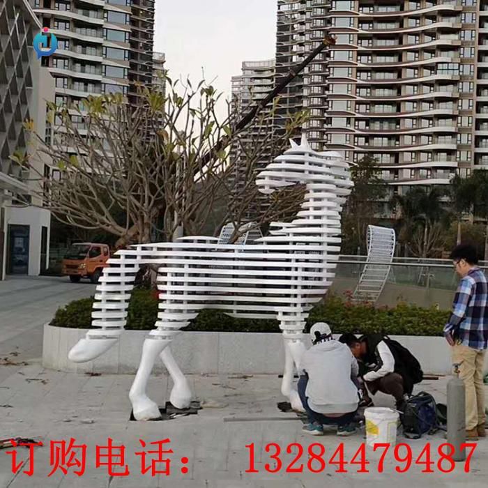不銹鋼切片馬雕塑