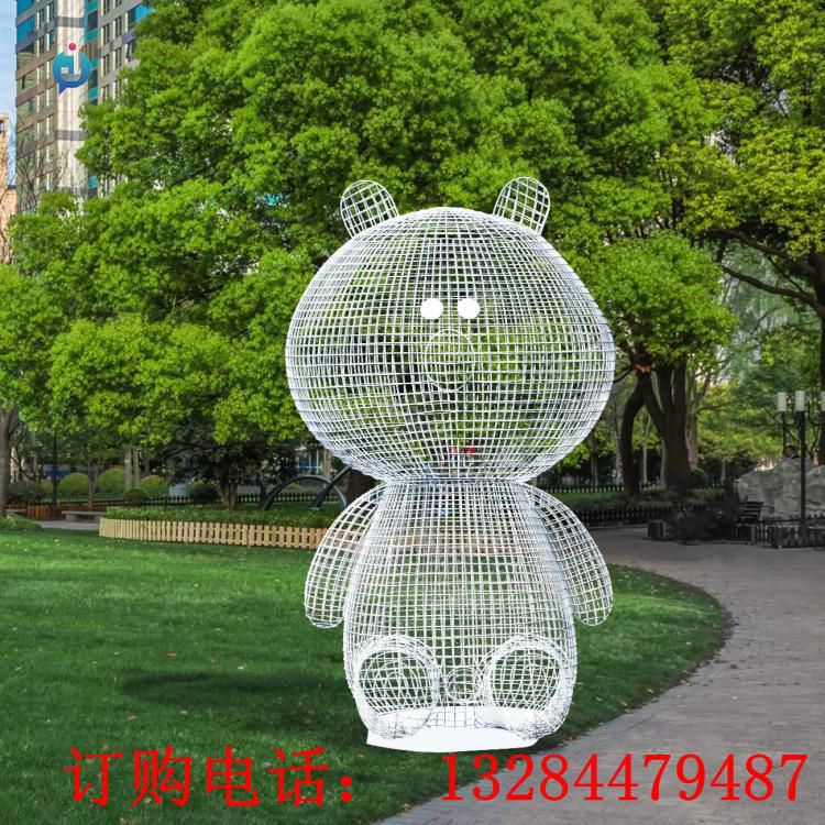 不銹鋼鏤空布朗熊雕塑