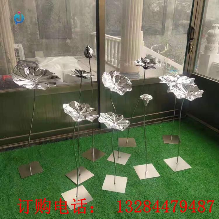 不銹鋼鏡面荷花雕塑