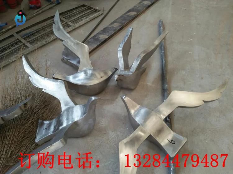 不銹鋼鏡面鴿子雕塑